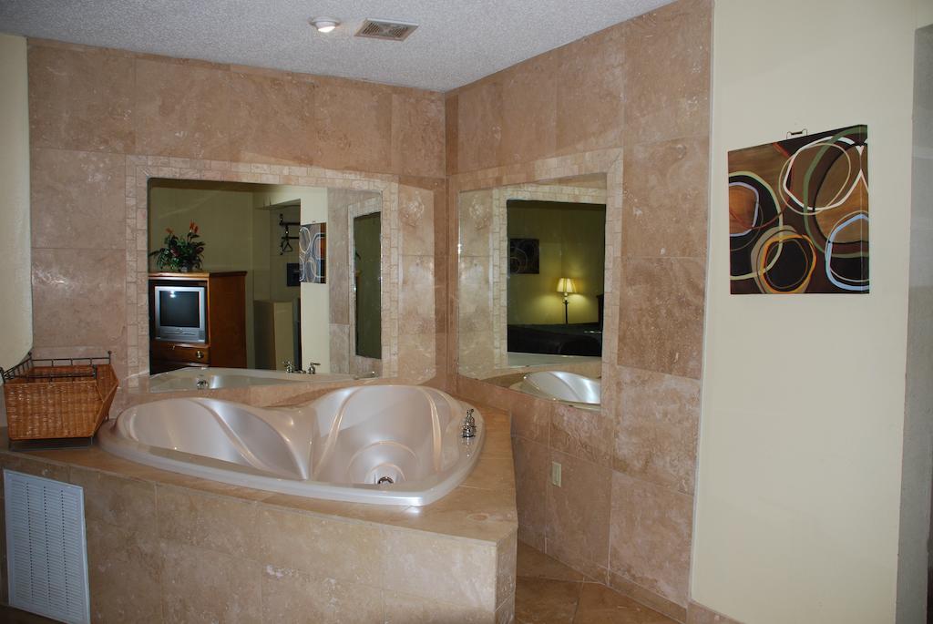 Chief Motel Fayetteville Bagian luar foto
