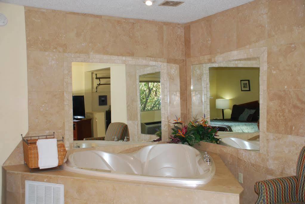 Chief Motel Fayetteville Bagian luar foto